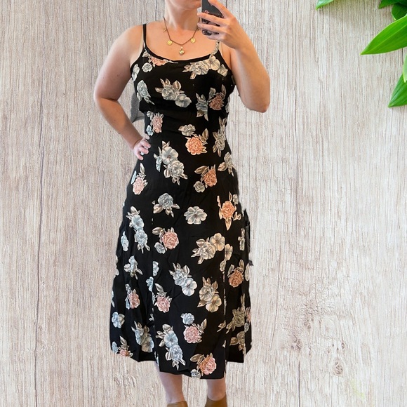 Vintage Dresses & Skirts - Vintage 90s floral Strappy maxi dress